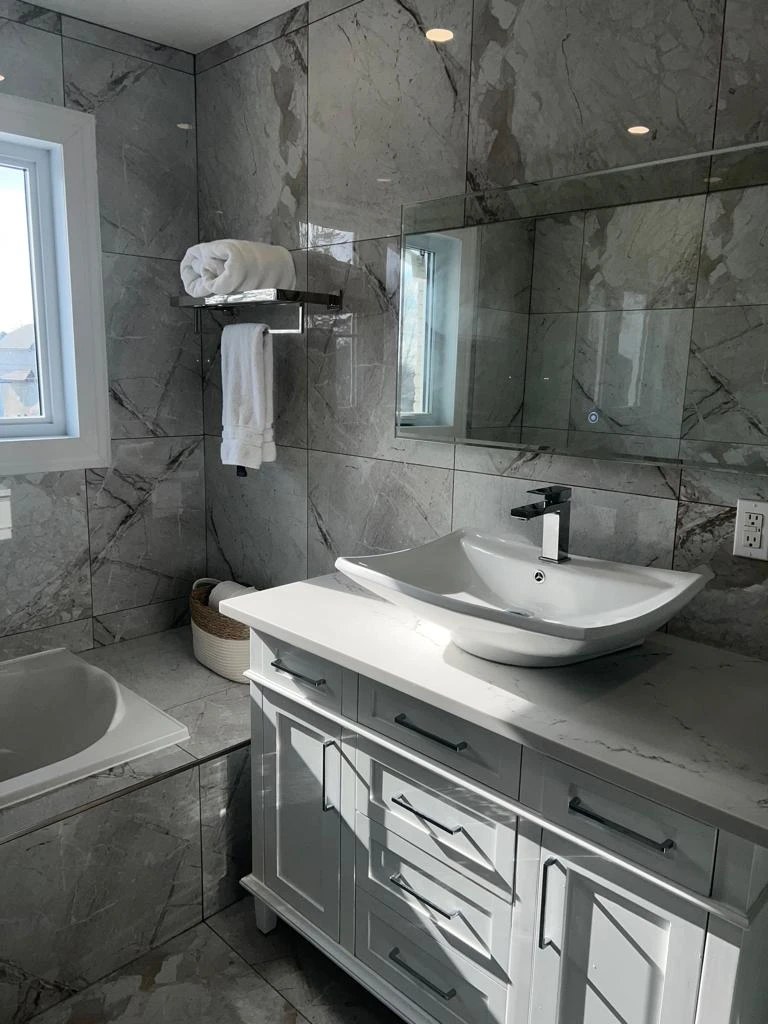 Bathroom renovation in Laval by Dzign