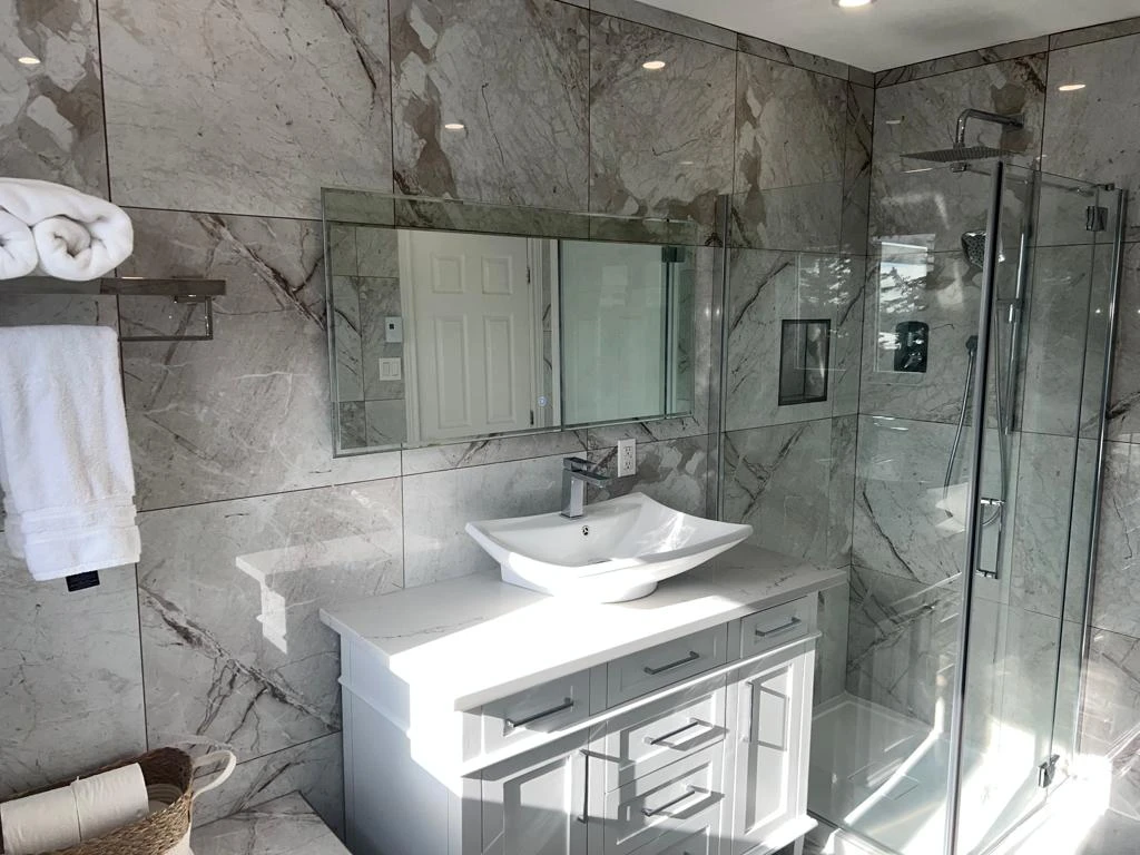 Walk-in shower renovation in Laval